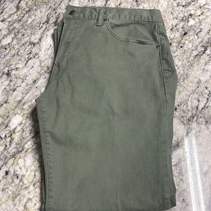 Men’s Old Navy Army Green Chino Pants Size 34
